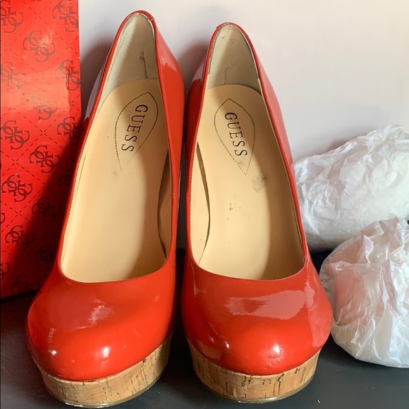 GUESS Coral/Red-Orange Patent Leather Cork Pumps - Picture 4 of 4
